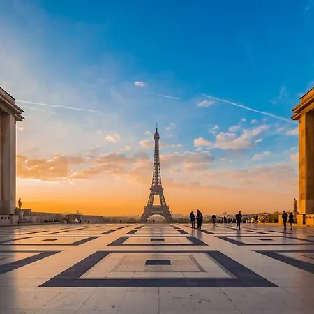 Trocadero: Superbe Parisien Apartment *